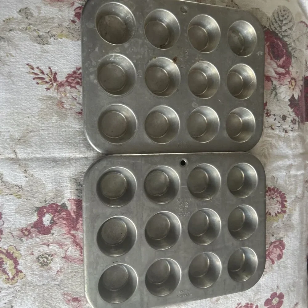 Vtg Wear Ever Mini Muffin Tin Pan Aluminum Tart Cupcake 12 Holes 1 3/4”USA